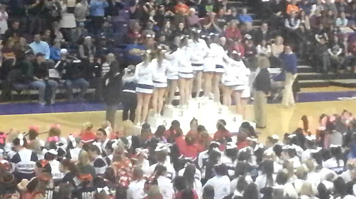2014 cheer meadowdale state champs.