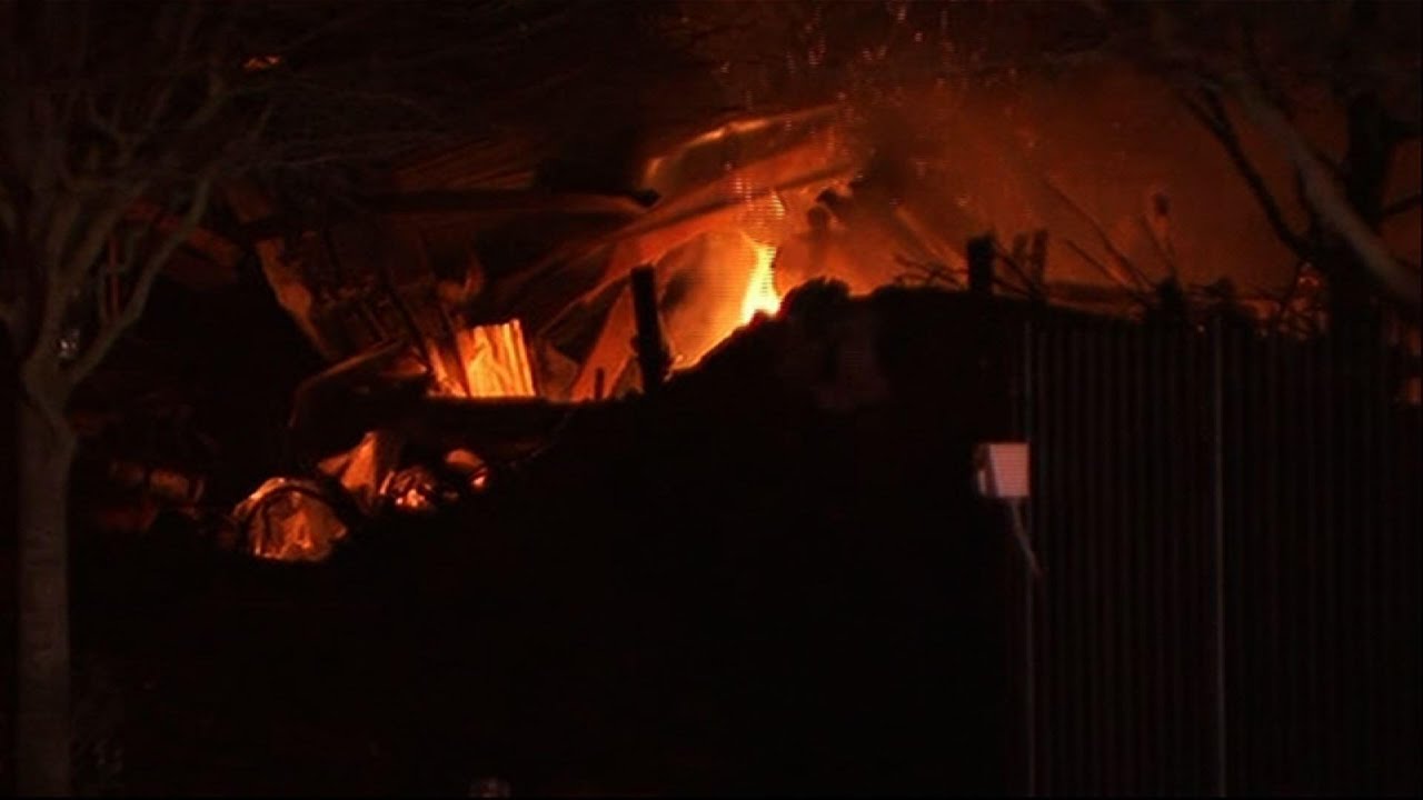 Building explosion shakes Houston, scatters debris