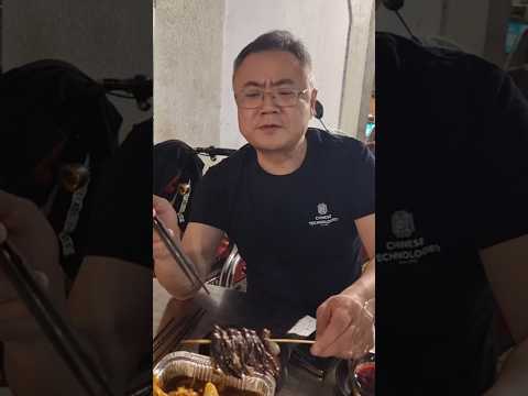 Пробуем кузнечиков