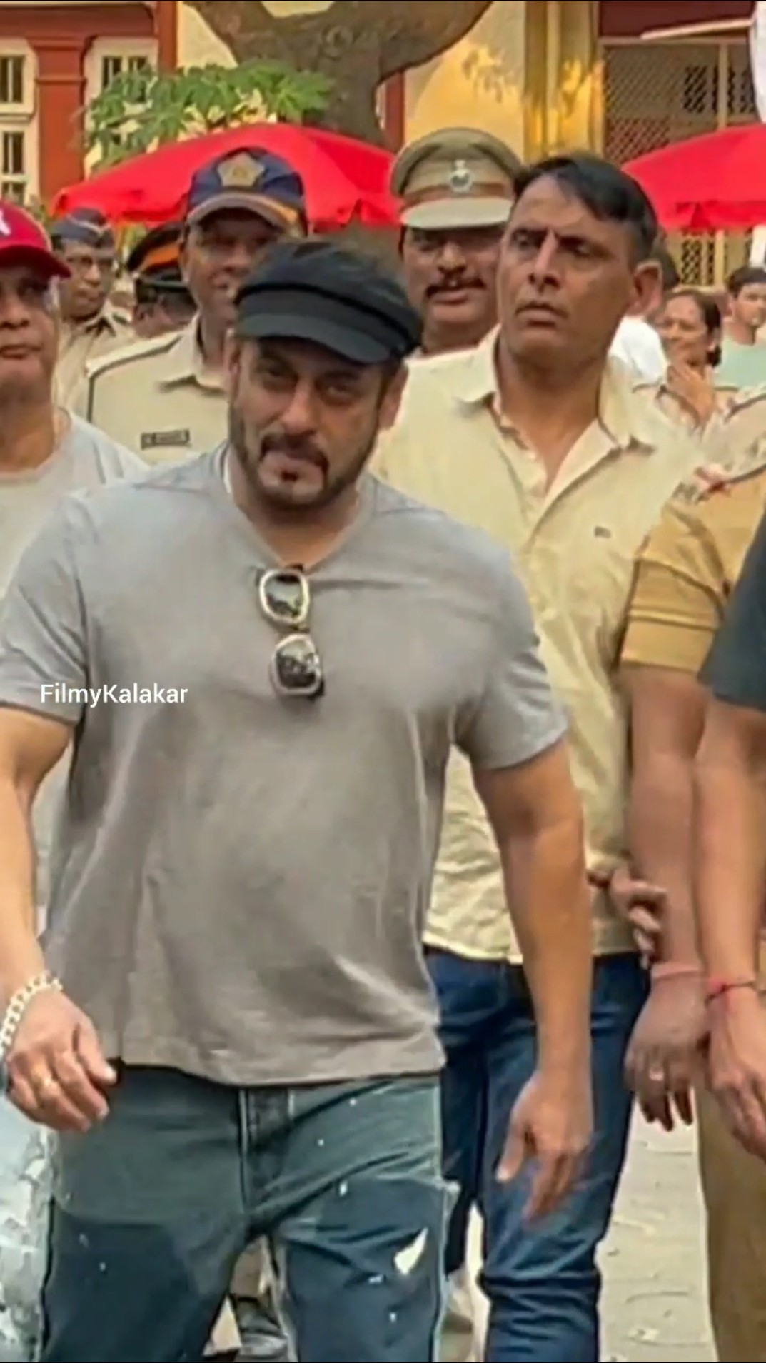 #salmankhan after casting his vote for Maharashtra assembly elections ?? #filmykalakar