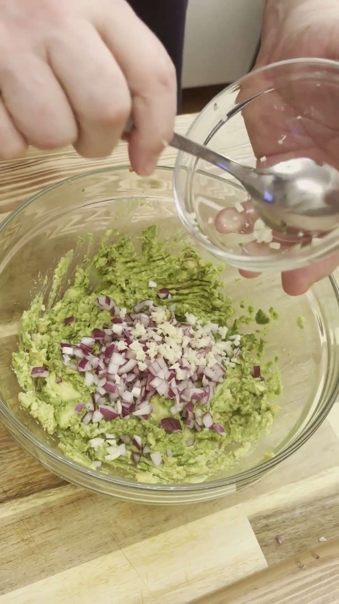 Leckere Guacamole für Nachos - YouTube