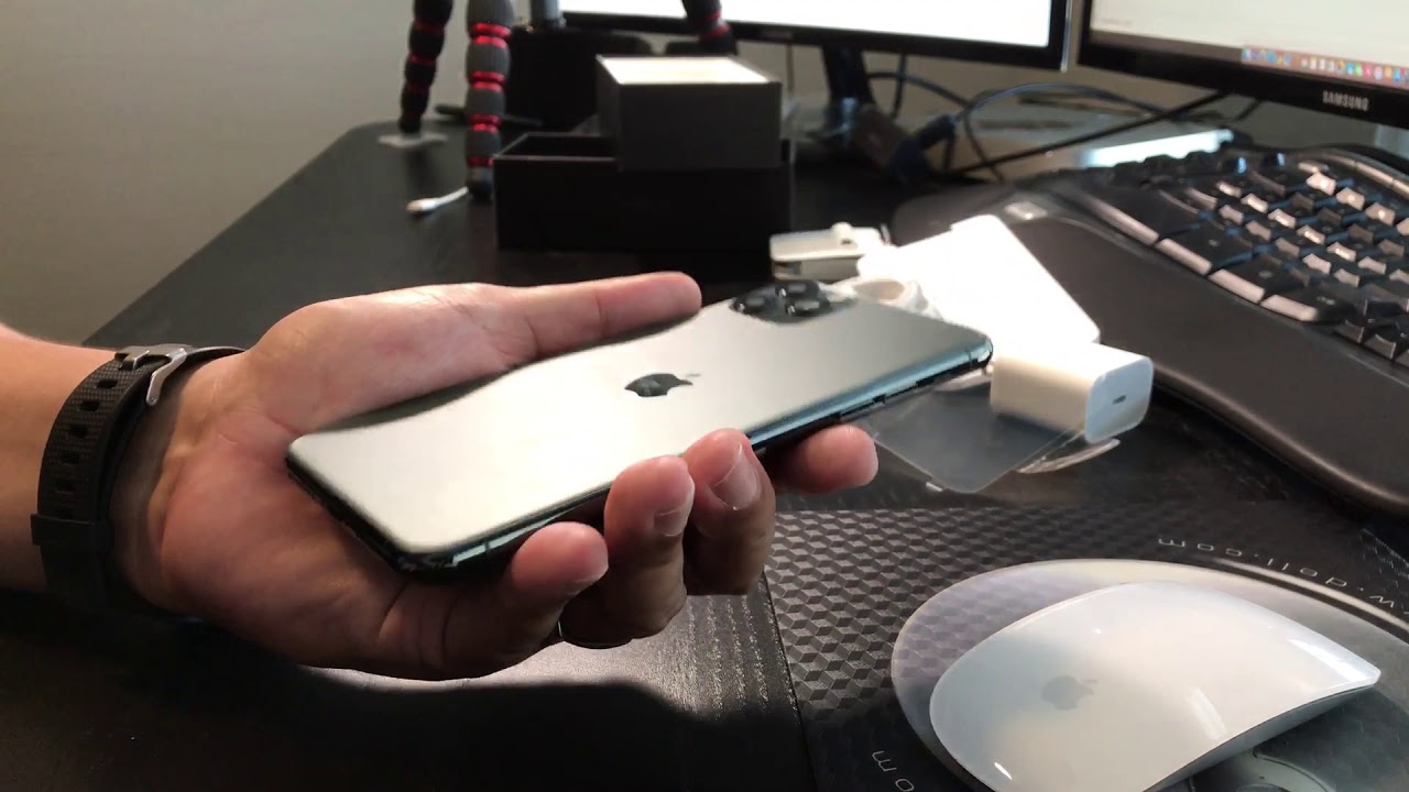 iPhone 11 Pro Max 512G Midnight Green Unboxing and Verizon Startup