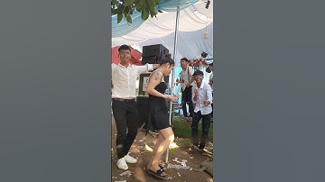 cô gái Hre nhảy đám cưới cực sung #shorts #nhảyđẹp #nhaydamcuoi