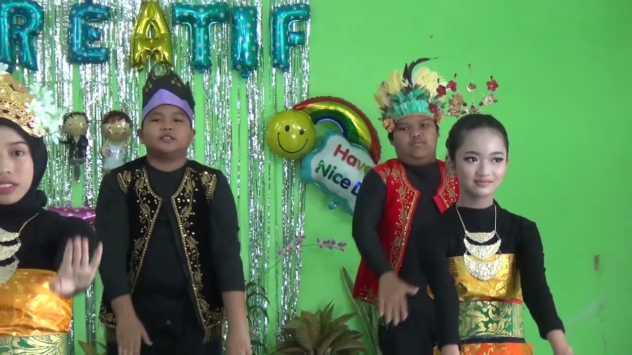 Praktik Seni Tari Kelompok B Kelas Kreatif 6B SDN Percobaan 3 Tahun Pelajaran 2022/2023.