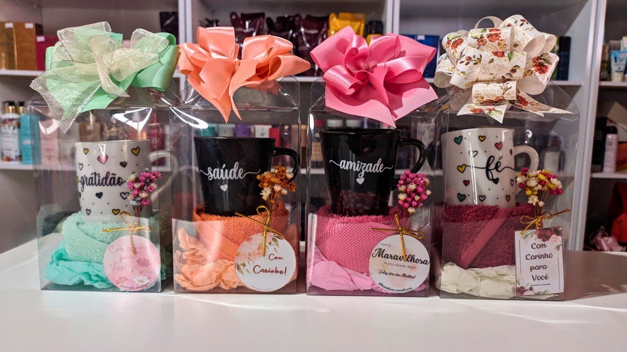 LEMBRANCINHA com TOALHA e CANECA NA MALETA de ACETATO! PRA O DIA DA MULHER!