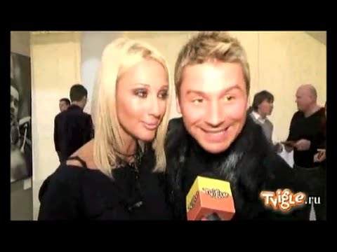 Дискотекада бір қызды арбады. Сұлу қызбен жыныстық қатынасқа түскен порно видеоны қараңыз. Саунадағы ресейлік корпоративтік іс-шаралар (бейне)