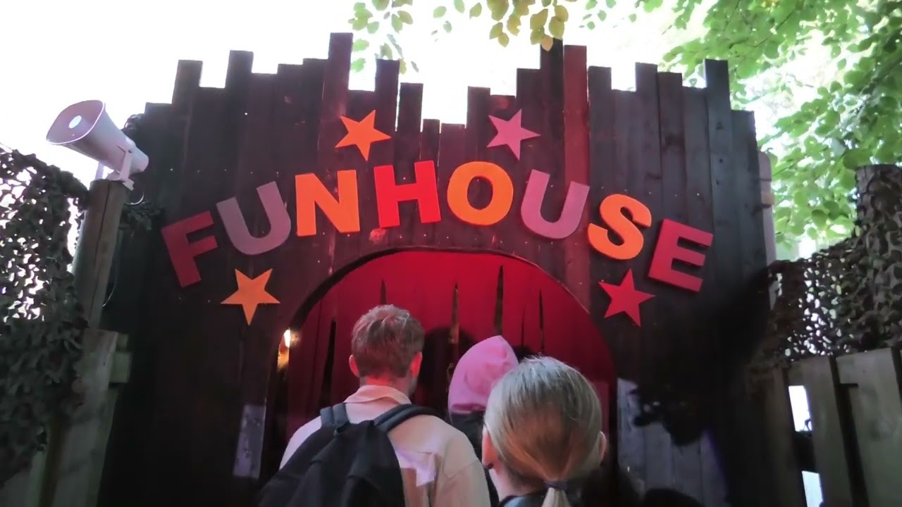Camp of Curiosities - Halloween Fright Nights 2022 - Walibi Holland