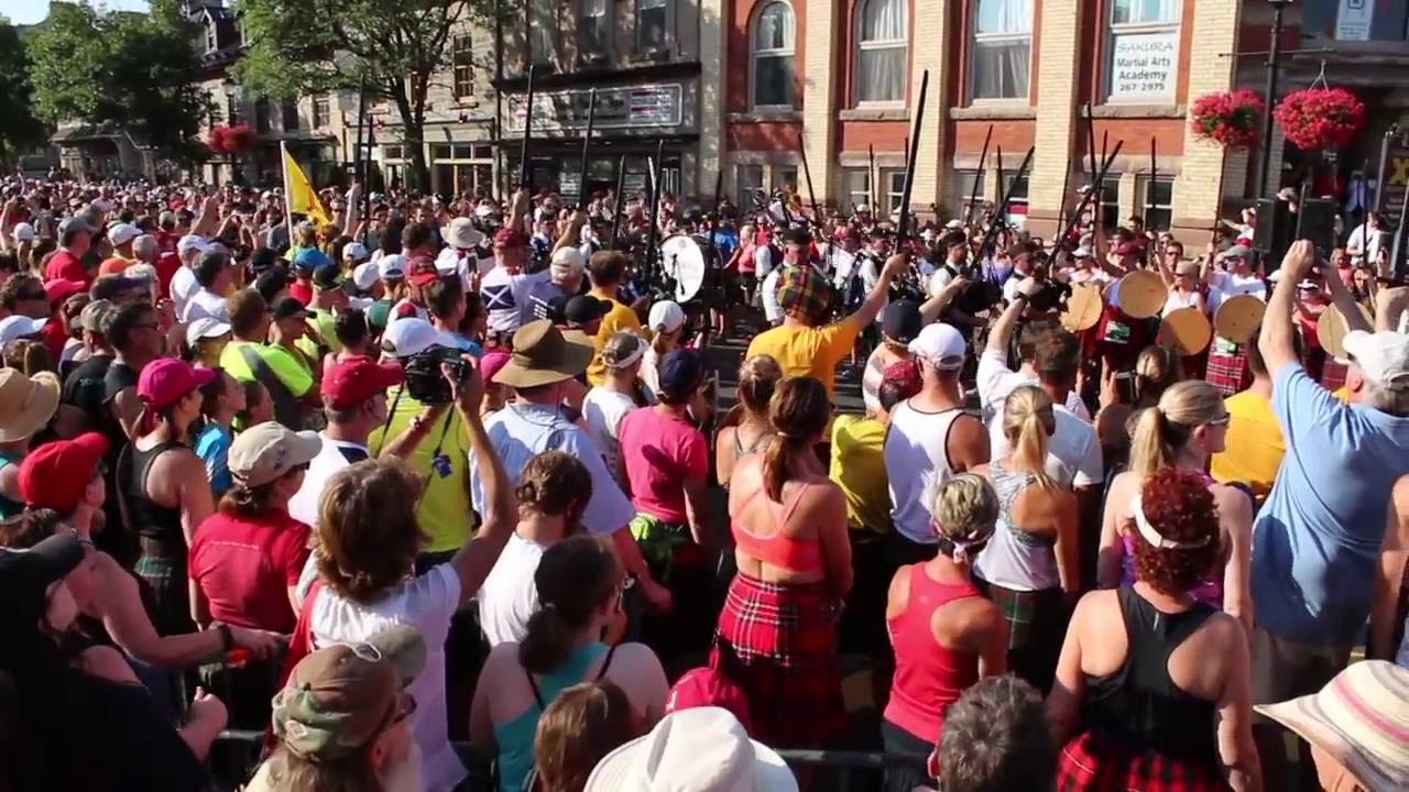 2016 Perth Kilt Run 8K Starting Line