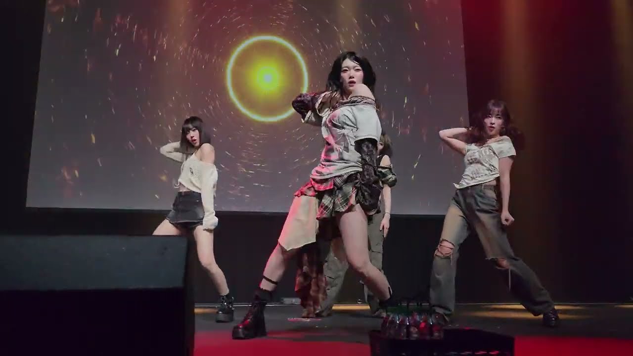 Billlie (빌리) - MONEY (Lisa) + Whiplash (aespa) Covers | 241121 | Atlanta [4k60 FANCAM front row]