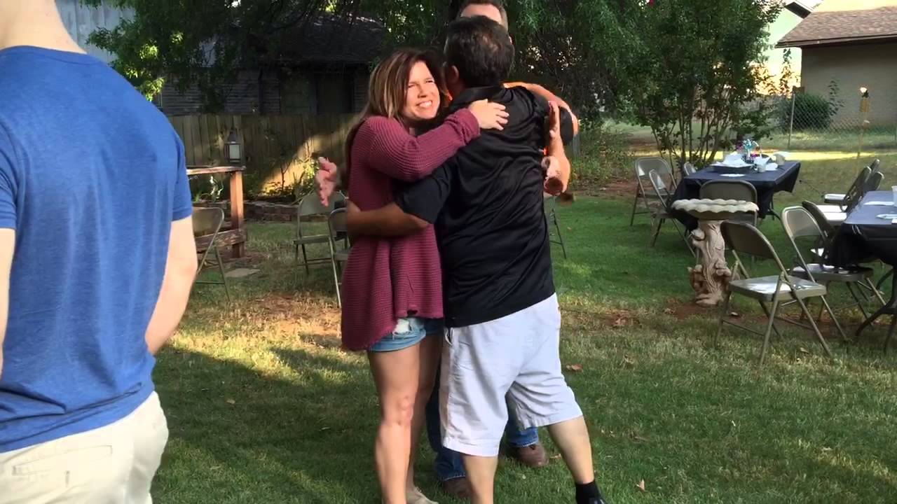 Man reunited with family after 25 years - YouTube