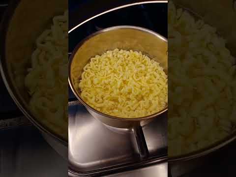 جربت اندومي كوري وردي مره لذيذ اندومي عشق اندومي عشق اكسبلور  لايك اشتراك