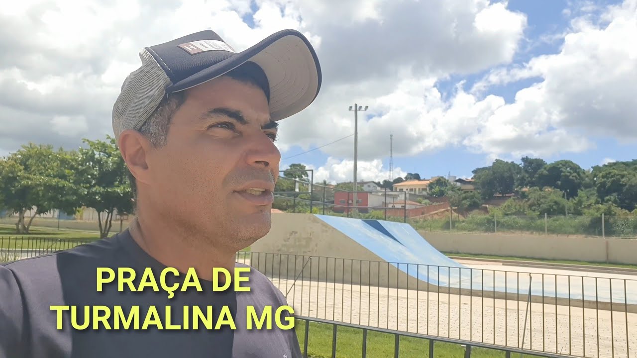 PRAÇA DA CIDADE DE TURMALINA MG  , VALE DO JEQUITINHONHA 
