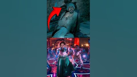 Did you catch THIS, detail in stree 2?