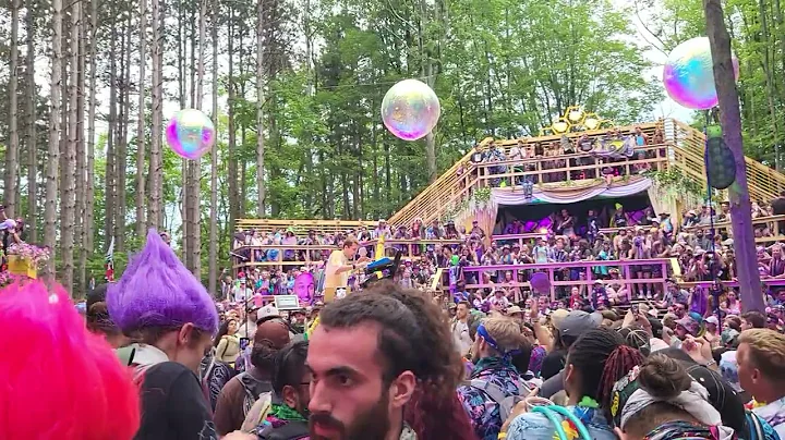 Jason Leech covering Grizmatik on the Honeycomb Stage at Electric Forest 2022