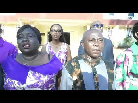 Carburant en Centrafrique Mouammar Bengué-Bossin réclame une baisse à 800 francs CFA et le...