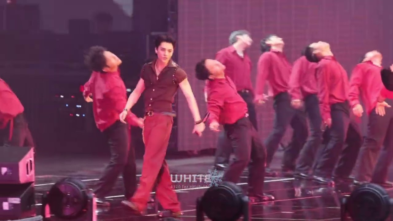 Hyunjin Stray Kids ESCAPE Focus Fancam 현진 직캠 스트레이키즈 스키즈 DominATE Paris Day 2 250727