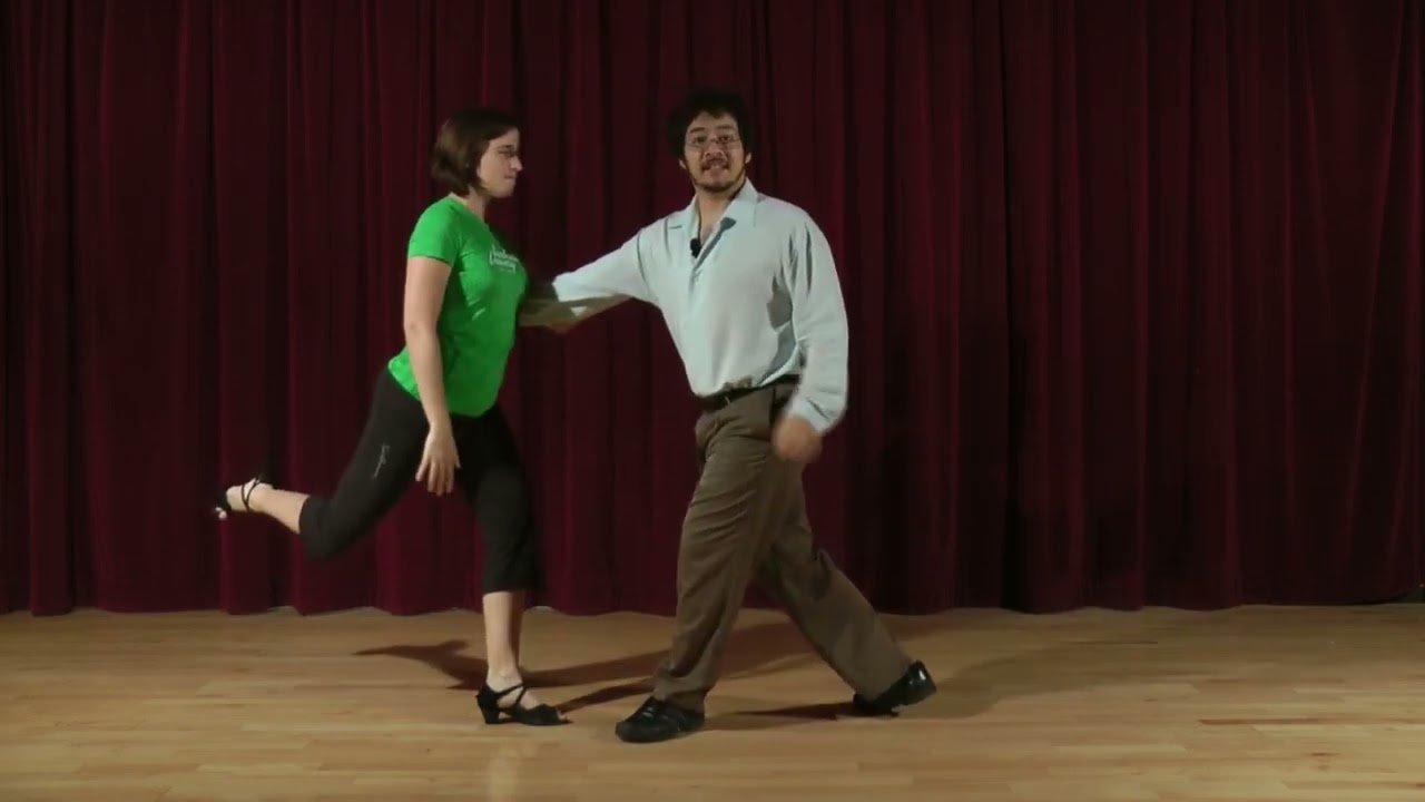 Ganchos, Boleos and Kicks - Intermediate - Linear Boleo