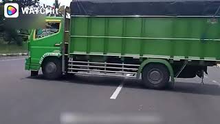 Truck hampir guling oleng terlalu parah
