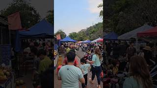 Irvine &amp; Ivern #enjoy #LuangPrabang #night #market 🛍🇱🇦 #Laos 😁