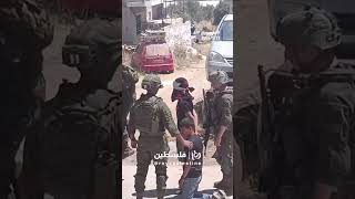 الجيش "الاسرائيلي" يعتقل فتى وشقيقه أمام منزلهم خلال اقتحام قرية المغير شرق رام الله