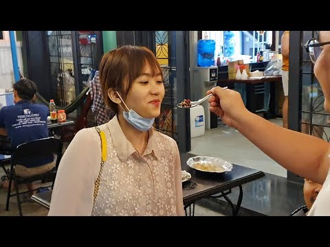뭐든 잘 먹는 베트남 여동생 ft.해산물 <strong>식당</strong> l 베트남, 푸꿕[<strong>19</strong>]