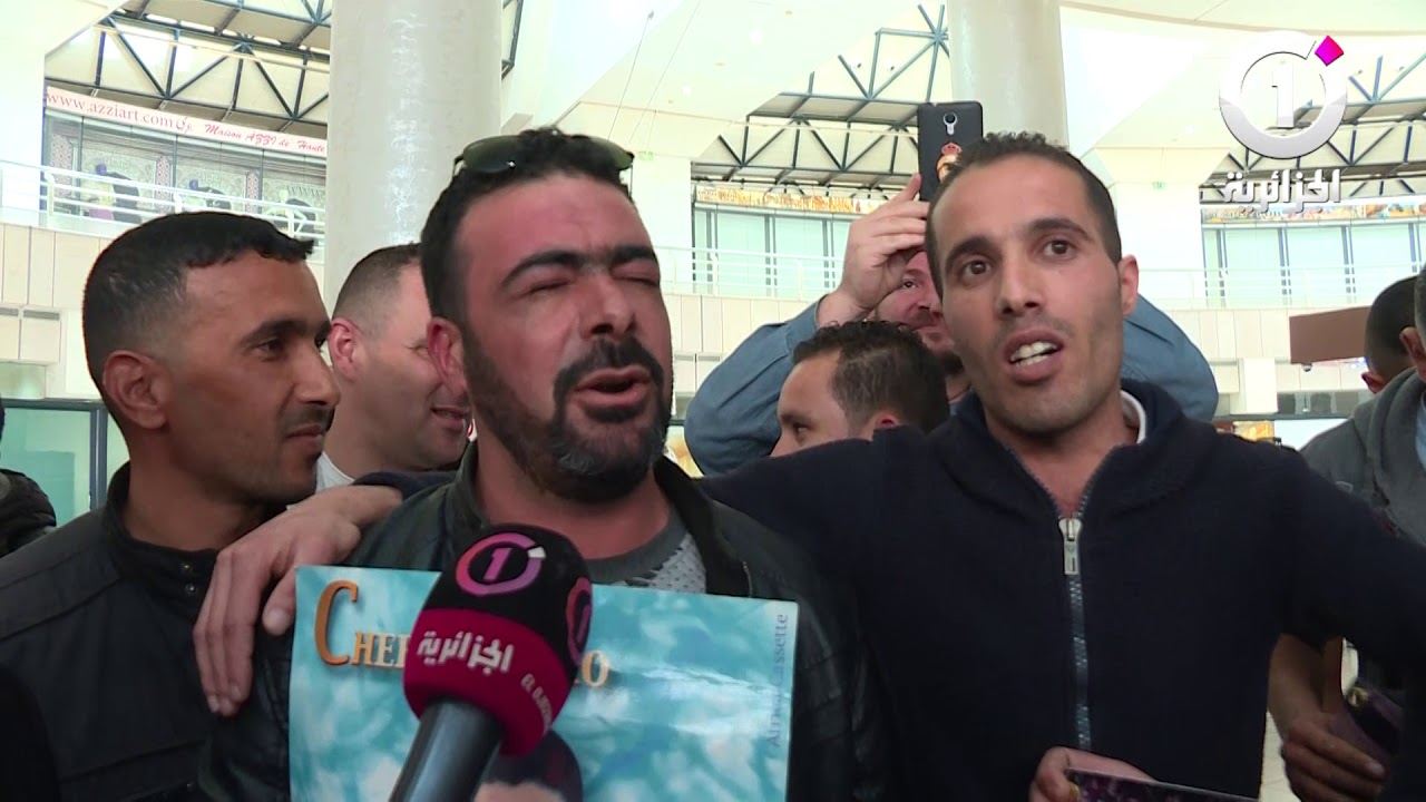 شاهد معجبي الشاب نصرو يستقبلونه بأغانيه