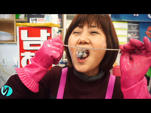 Kadın Ahtapotu Canlı Canlı Yiyor! - Güney Kore