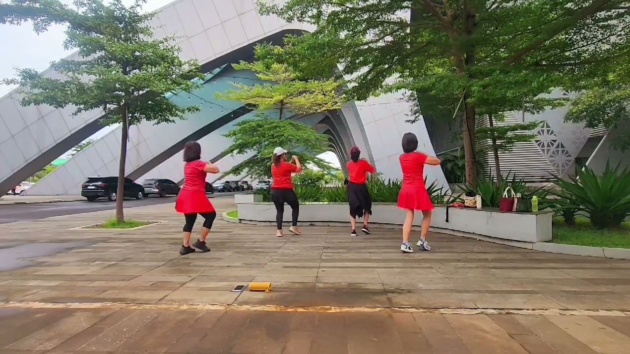 Gong Xi Gong Xi - Line Dance // Choreo: Muhammad Yani 