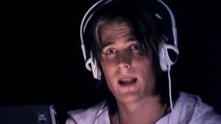 Video thumbnail of "Basshunter - Vi sitter i ventrilo och spelar DotA"