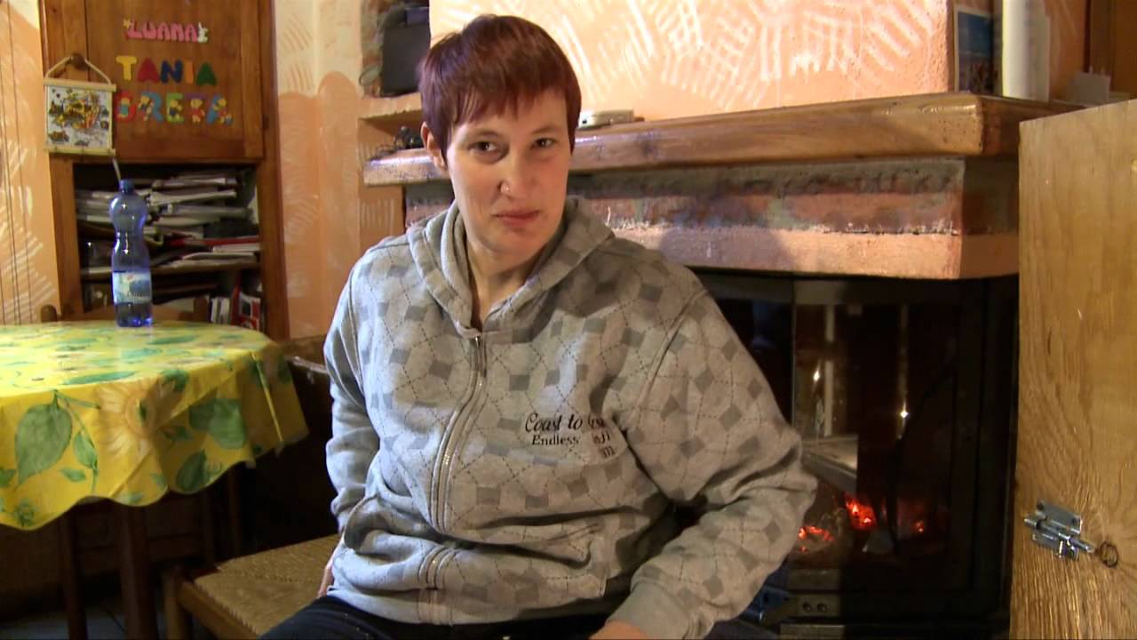 Scultori maschere di legno di Schignano. Sara Peduzzi mascheraia