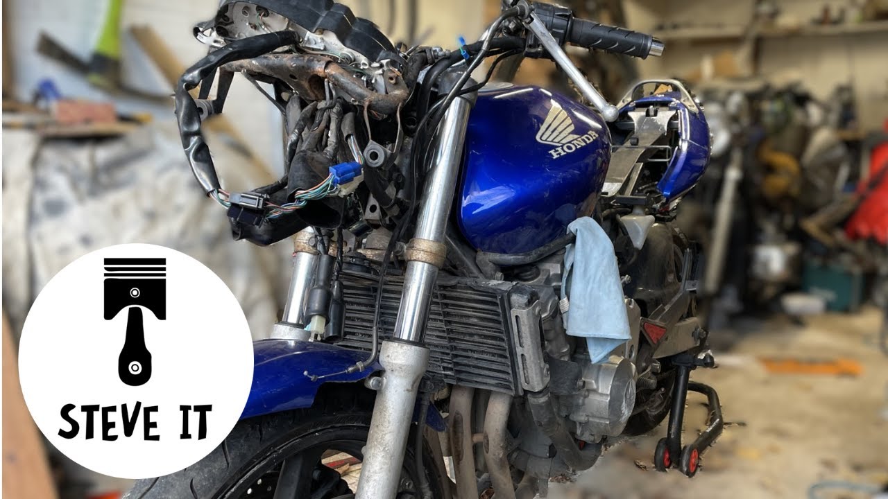I REBUILT MY CRASHED HONDA HORNET!! - YouTube