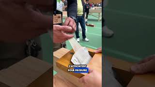 Il a créé la feuille de bois la PLUS FINE du monde 😱🪵 #sh...