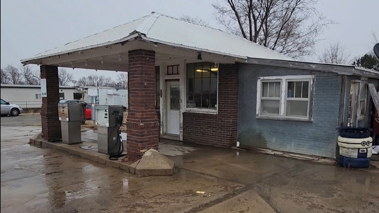 Gas Station Asmr in the Rain 