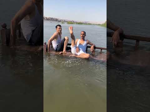 ودينا قعدين على دكتنا