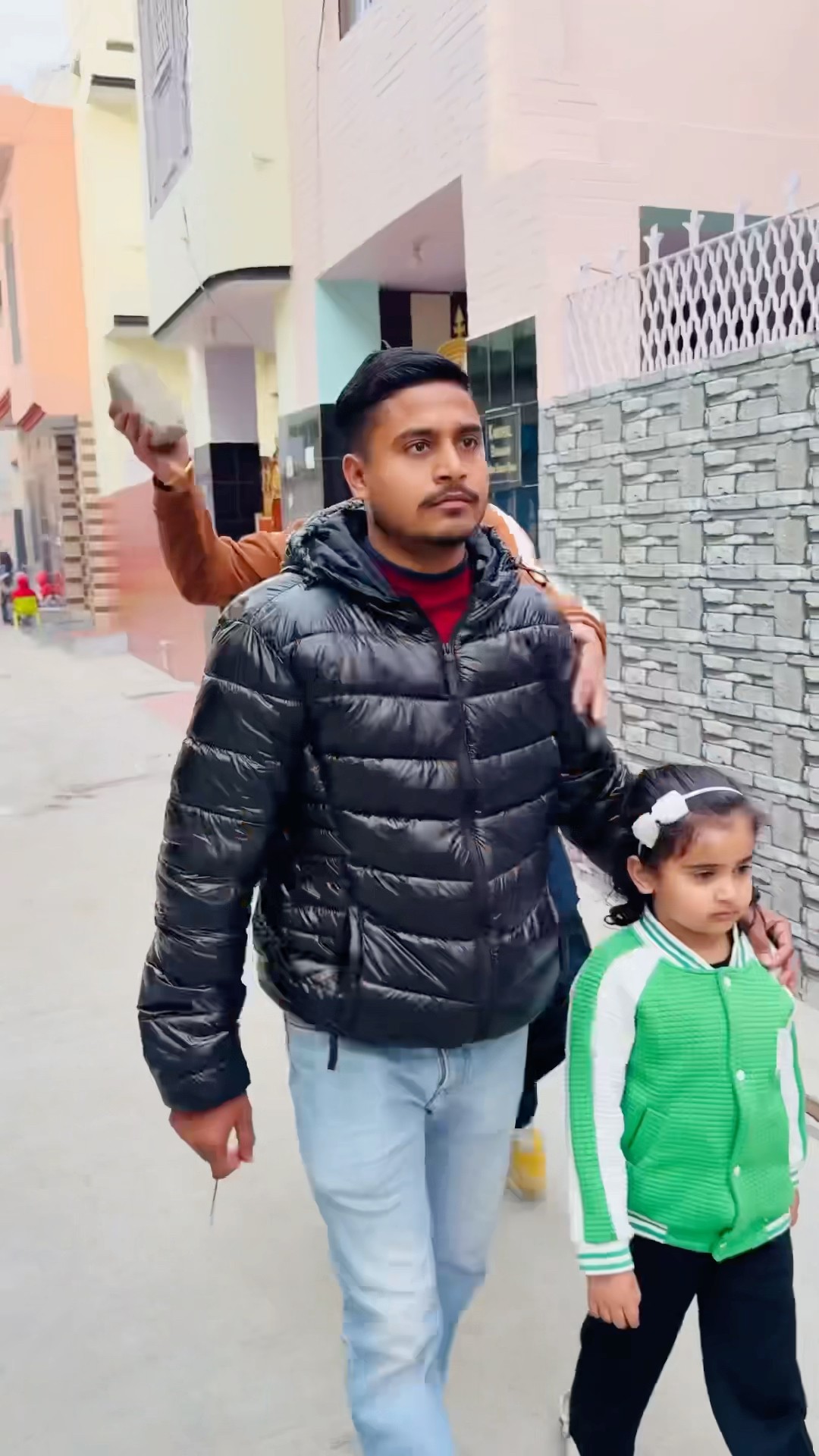 Anaya Ne Chalaki Se Mang Li Uncle Se Help ??