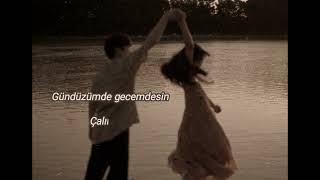 Cem Adrian & Hande Mehan- Sen Benim Şarkılarımsın (Sözleri/ Lyrics) Resimi