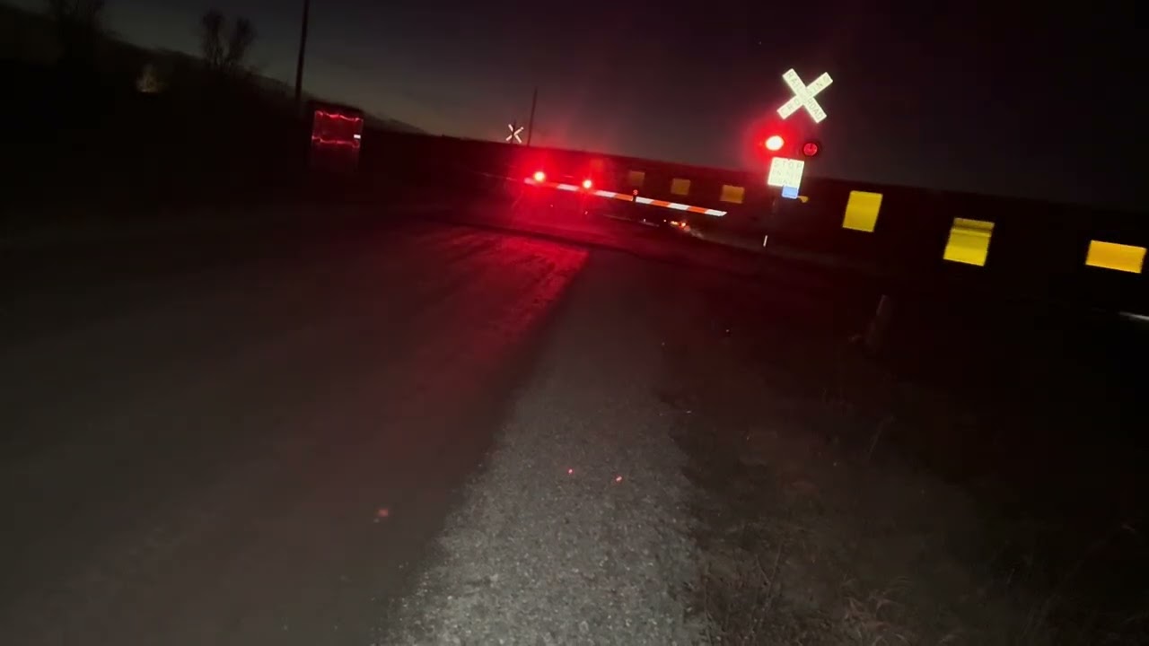 Westbound Norfolk southern manifest train at Mulberry Road ￼