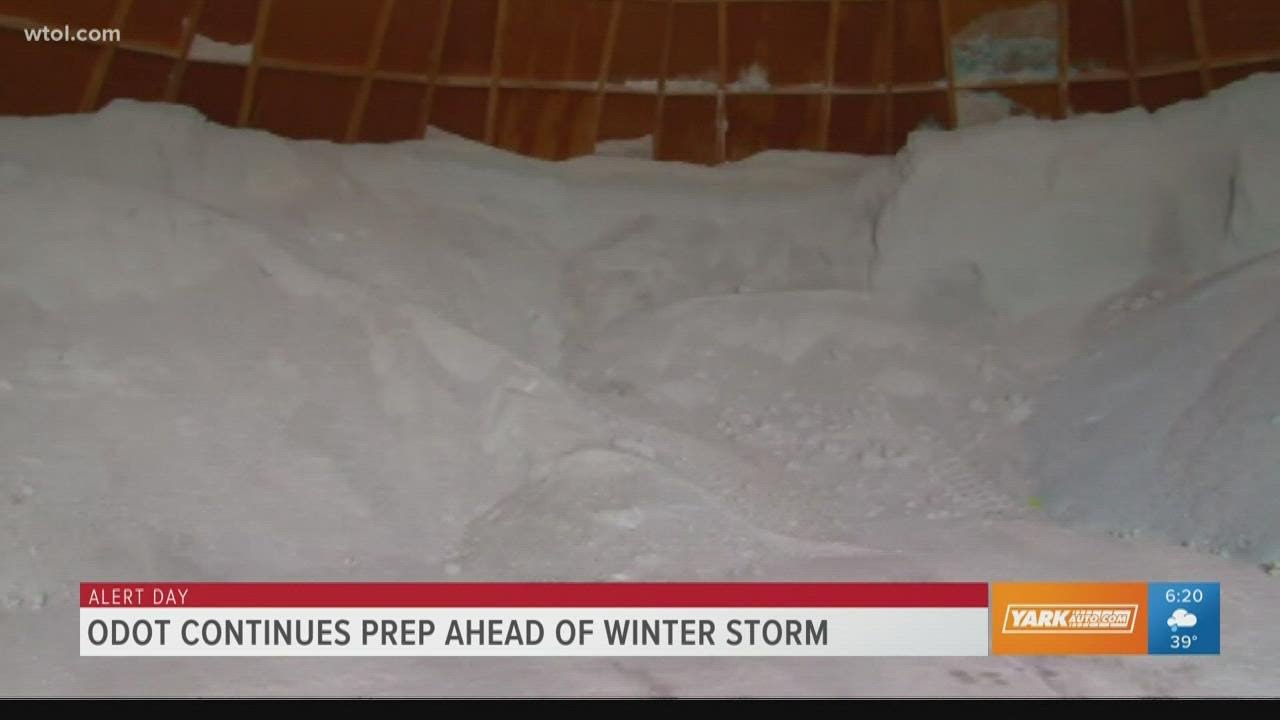 ODOT crews working to keep roads clear - YouTube