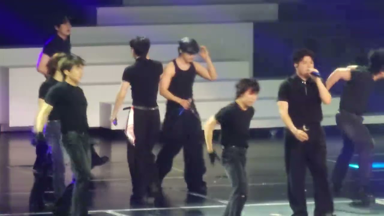 260102 Super Show 10 - D.N.A.