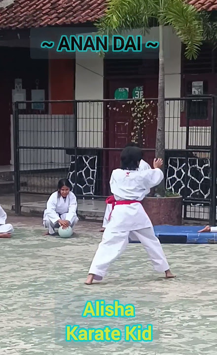 Alisha Tampilkan Kata Anan Dai 🔥 Teknik Karate Elegan & Kuat! #Karate #KataAnanDai