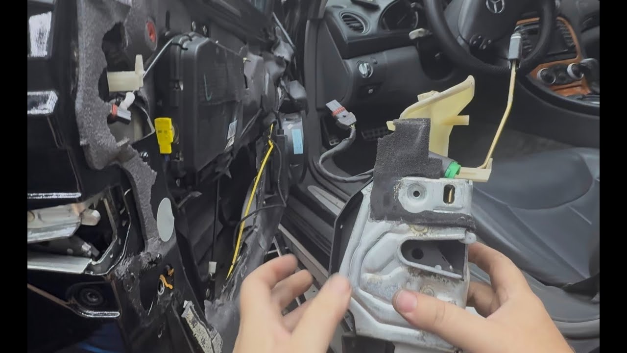 Mercedes R230 SL-Class Door Lock / Latch replacement