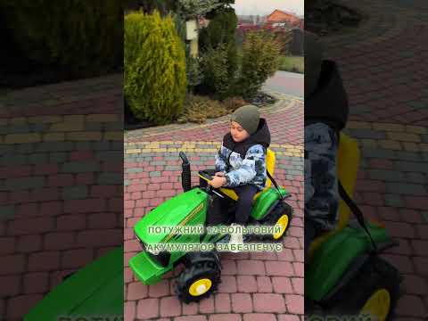 Дитячий електромобіль трактор з причепом на пульті керування John Deere Peg Perego 12В, відео 1