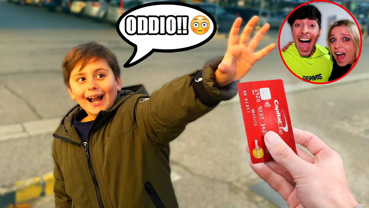 REGALO LA MIA CARTA DI CREDITO AD UN MIO FAN E HA 10 MINUTI DI TEMPO ...