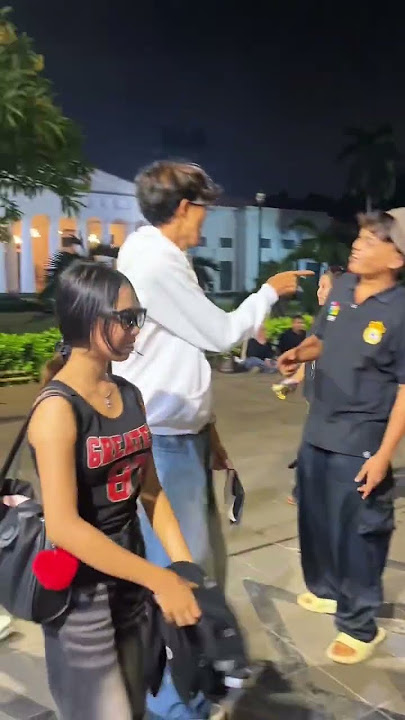 Jajat salting was invited to take a photo #xcbayz #jajatiktok #racuntiktok #cantik #random #seken...