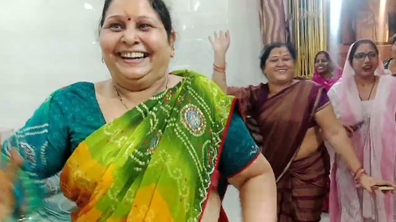 Bole baba ke sadi me barati wale log kitne khush hai 🥰😍🙏💓💓🌹🕉️#Mira yadav sapna tiwari 