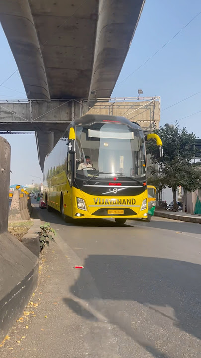🚀 Power, Comfort & Style! VRL Vijayanand’s Volvo B8R 9600S AC Sleeper | @BLR!”