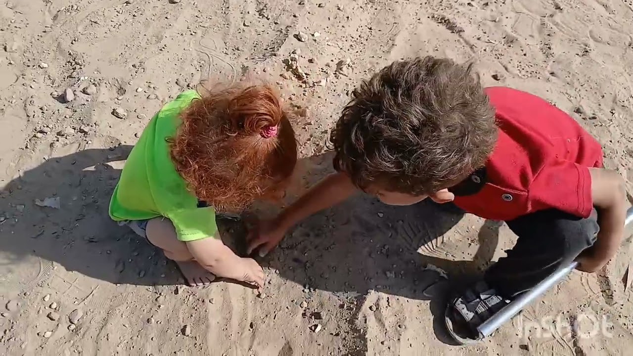 استحلفكم بالله تشاهدو الفيديو للآخر وما تقاطعوه وتعملو لايك وشير وتفعيل زر الجرس