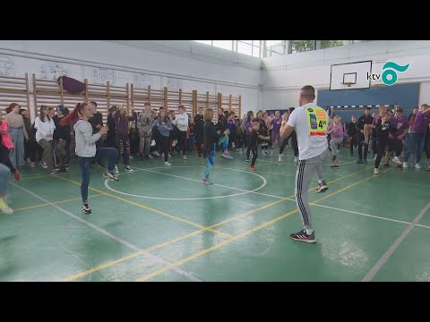 Videó: Iskolai sportnapok: A szülők a versenyzők?