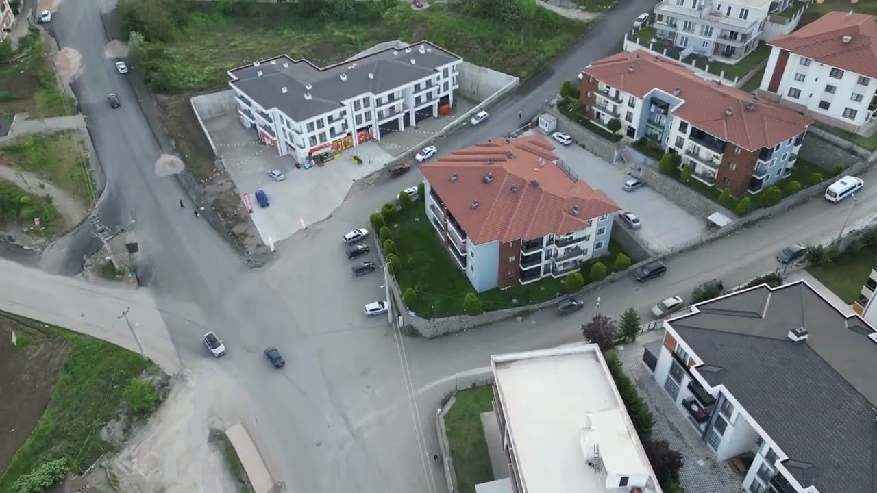 Serdivan cadde 54 den serdivan tepeye drone la araç takibi #serdivan #shortvideo #droneshots #drone