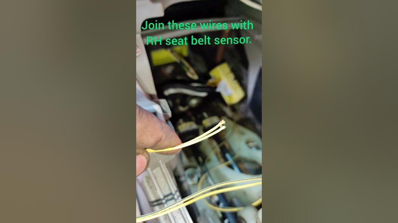 Airbag light B1901 Open in pretensioner squib (RH) circuit. B1901 